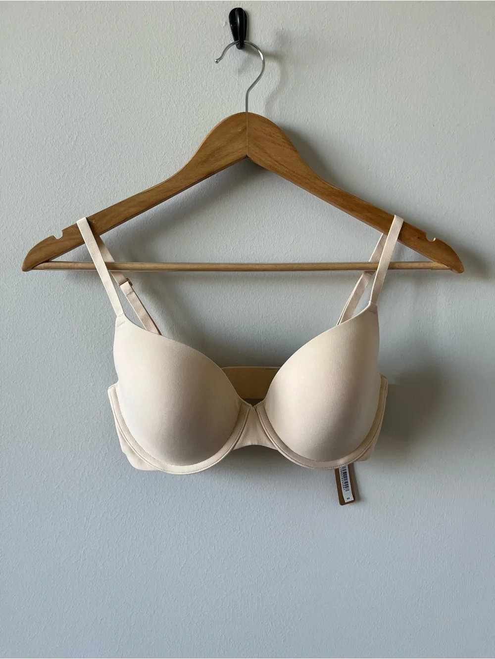 SKIMS Fits Everybody T-Shirt Bra 32C 32D NWT Sand Color